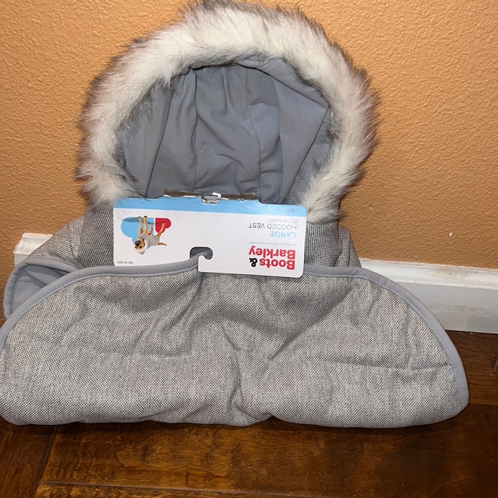 Boots & Barkley Dog Cool Hooded Vest.  See Pics. Size Large NWT